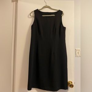 black sleeveless dress